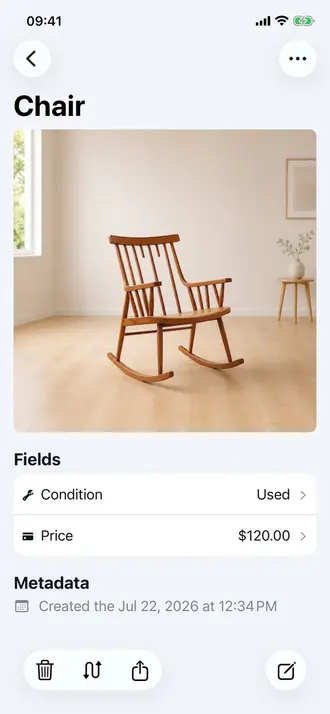 Item detail screen with structured fields in Retinelle
